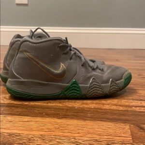 Grey bike kyrie 4